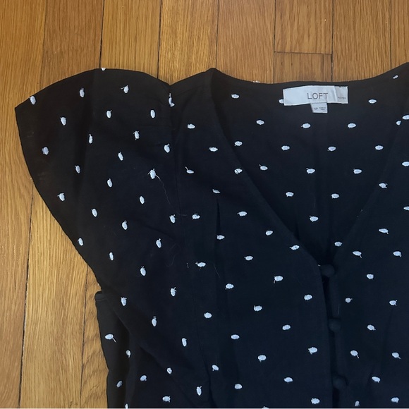 2/$20 🛍️ LOFT embroidered dot linen top - Picture 3 of 9